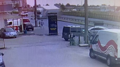 Tonlarca dinamit yüklü tır devrildi. Kıyameti yaşayacaklardı