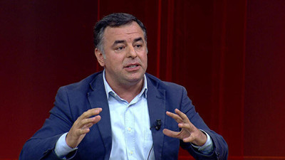 Barış Yarkadaş Bakan Koca'nın ayaklarında ne olduğunu açıkladı. Kimseye söylememişler