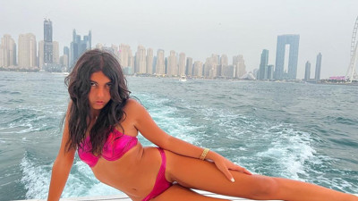 Maaşlı arkadaş arıyordu. Havuzdaki fotoğrafını paylaştı