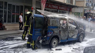 Jandarmaya ait araç yandı