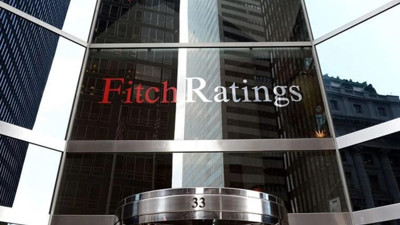 Fitch, Türkiye'nin kredi notunu düşürdü
