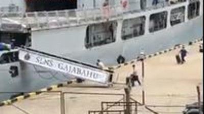 Sri Lanka Devlet Başkanının donanma gemisiyle kaçtığı iddia edildi. Halk başkanlık konutunu basmıştı