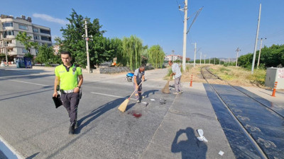 İzmir'de tren ile motosiklet çarpıştı