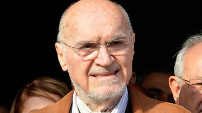 Hıncal Uluç entübe edildi. Yoğun bakıma kaldırılmıştı