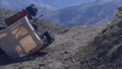 Elazığ’da direksiyon hakimiyetini kaybeden traktör devrildi: 1 ölü, 1 yaralı