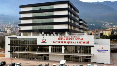 Sağlıkta şiddet bitmiyor. Hasta yakını doktor ve iki asistanına saldırdı. Yoğun bakımda mahsur kaldılar