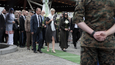 Hollanda, 27 yıl sonra özür diledi