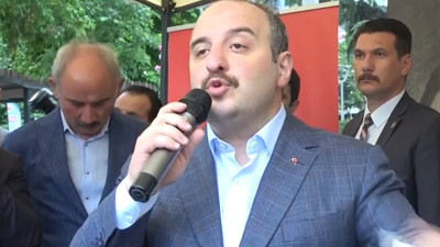 Bakan Varank’a memleketi Trabzon’da esnaf böyle haykırdı: Ekmek 8 lira, unun çuvalı 500 lira oldu. Nasıl olacak bu?