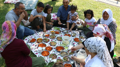 Kahramanmaraş’ta vatandaşlar mesire alanına akın etti