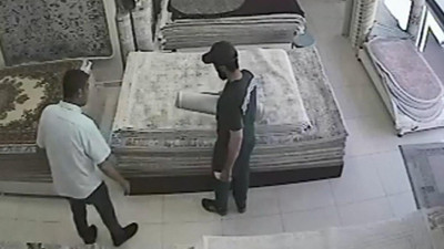 Sahte dolarla 500 liralık halı ve bin 100 lirayı alıp ortadan kayboldu