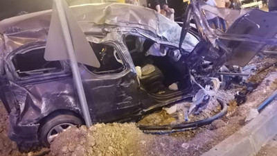 Mersin'de kamyonet yoldan çıkarak takla attı: 1 ölü, 2 yaralı