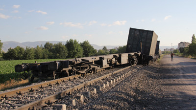 Konya Ereğli’de tren raydan çıktı