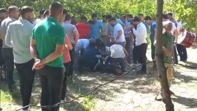 Halay çekerken kalp krizi geçirdi. O anlar kameraya yansıdı