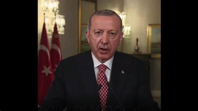 Dudaklarına bakarsanız sahte olduğunu anlarsınız. Erdoğan'ın yapay zeka ile kopyasını yaptılar