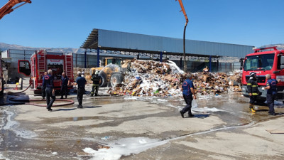 Kahramanmaraş'ta kağıt tesisinde yangın