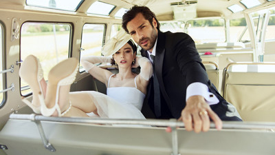 Özge Gürel ve Serkan Çayoğlu Almanya'da evlendi. Düğün hediyeleri kanserli çocuklara umut oldu