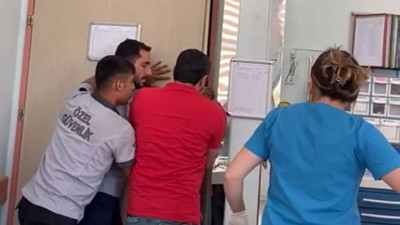 Batman'da sağlık çalışanlarına saldırı girişimi! Kapıya yaslanarak kurtuldular