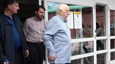 FETÖ elebaşı Gülen hastaneden böyle çıkarıldı
