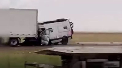 Amerika’da toz bulutu kazaya neden oldu 21 araç birbirine girdi 6 kişi öldü