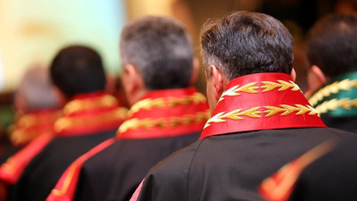 Hakim okulu basıp öğretmeni tehdit etti. 4 bin TL ceza aldı