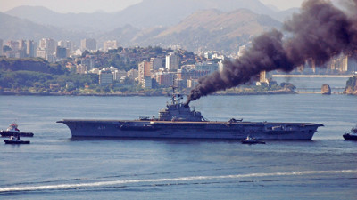 Bakanlık izin verdi. Brezilya'nın 600 ton asbestli savaş gemisi Aliağa'da sökülecek. Tunç Soyer tepki gösterdi