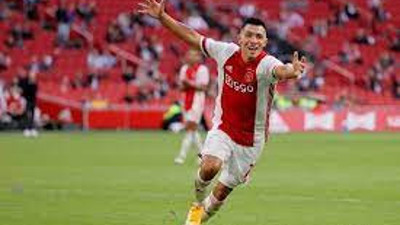 Manchester United'dan 67 milyon euroluk transfer: Lisandro Martinez'i aldı