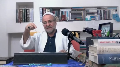 Post kavgası büyüyor. Saadettin Ustaosmanoğlu’ndan 'Cübbeli Ahmet'e 'Kasetlerini patlatırız'