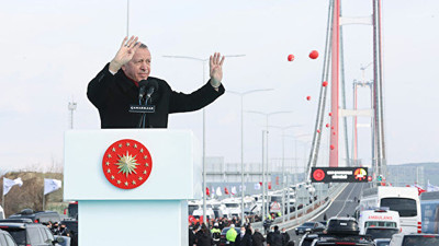 Günlük garantisi 45 bin araç... Erdoğan, Çanakkale’den geçen 14 bin araçla övündü