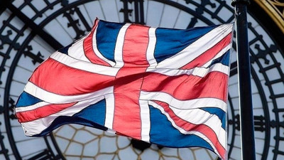 İngiltere hükümeti güvenoyunu kazandı