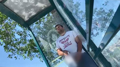 Durakta ayıp yerini gösteren kişi FETÖ'cü çıktı