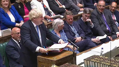 Boris Johnson'dan veda konuşması. O meşhur replikle bitirdi. Hasta la vista, baby