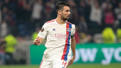 Galatasaray, yeni sağ bekini resmen açıkladı