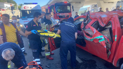 Ankara'da orman işletmesine ait araçla kaza yapan sürücü araca sıkıştı