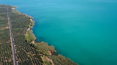 İznik Gölü renk değiştirdi (22 Temmuz 2022)