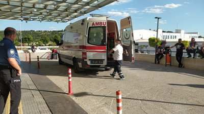 Kırmızı ışıkta iki otomobil çarpıştı. 7 kişi yaralandı