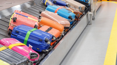 Almanya'da havalimanı yetkililerinden renkli valiz çağrısı. Sosyal medya yıkıldı