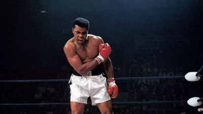 Muhammed Ali'nin şampiyonluk kemeri dudak uçuklatan fiyata satıldı. 6.18 milyon dolar