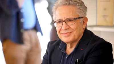 Zülfü Livaneli'den Erdoğan'ı kızdıracak Abdülhamit açıklaması. Erdoğan'a Arapçı dedi