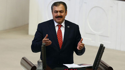 AKP’li Veysel Eroğlu: Kırsaldaki çocuklar okumak için değil, laf olsun diye geliyor