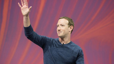 Facebook'un sahibine ilk film yetmedi: Zuckerberg'in hayatı film oluyor