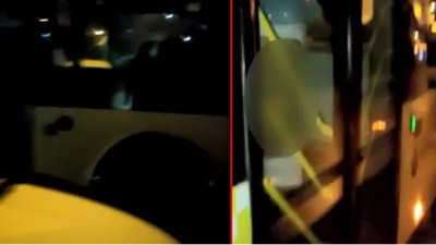 Utanmaz şoför otobüsü kenara aldı bütün mahalle kameraya çekti | İETT otobüsünde ilişkiye girdiler yakalandılar