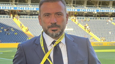 Atilla Szalai golü attı Ertem Şener kendinden geçti. Kadıköy'ün yıkıldığı o anlar milyonlarca kez izlendi