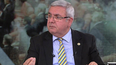 AKP içinden ‘parti devleti’ çıkışı! Mehmet Metiner açtı ağzını yumdu gözünü