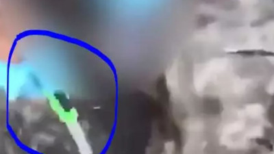 Rus paralı askerleri Ukraynalı esirin canlı yayında cinsel organını kesti