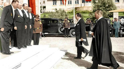 En büyük bayram kutlu olsun: Yolumuz Cumhuriyet, pusulamız Atatürk