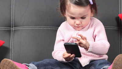 18 yaşından küçüklerin telefon kullanımı yasaklandı