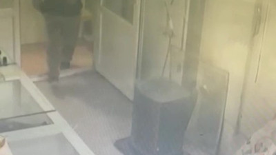 İş yerindeki soba büyük bir gürültüyle patladı