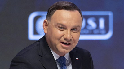 Rus Youtuber, Polonya Cumhurbaşkanı'nı Macron olduğuna ikna etti