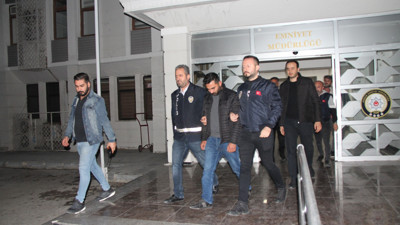 TikTok için yapmışlar! Yolda yürüyen kızlara kabusu yaşattılar