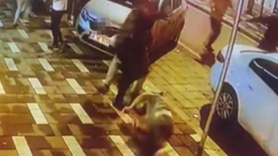 Deprem sırasında camdan böyle atladı